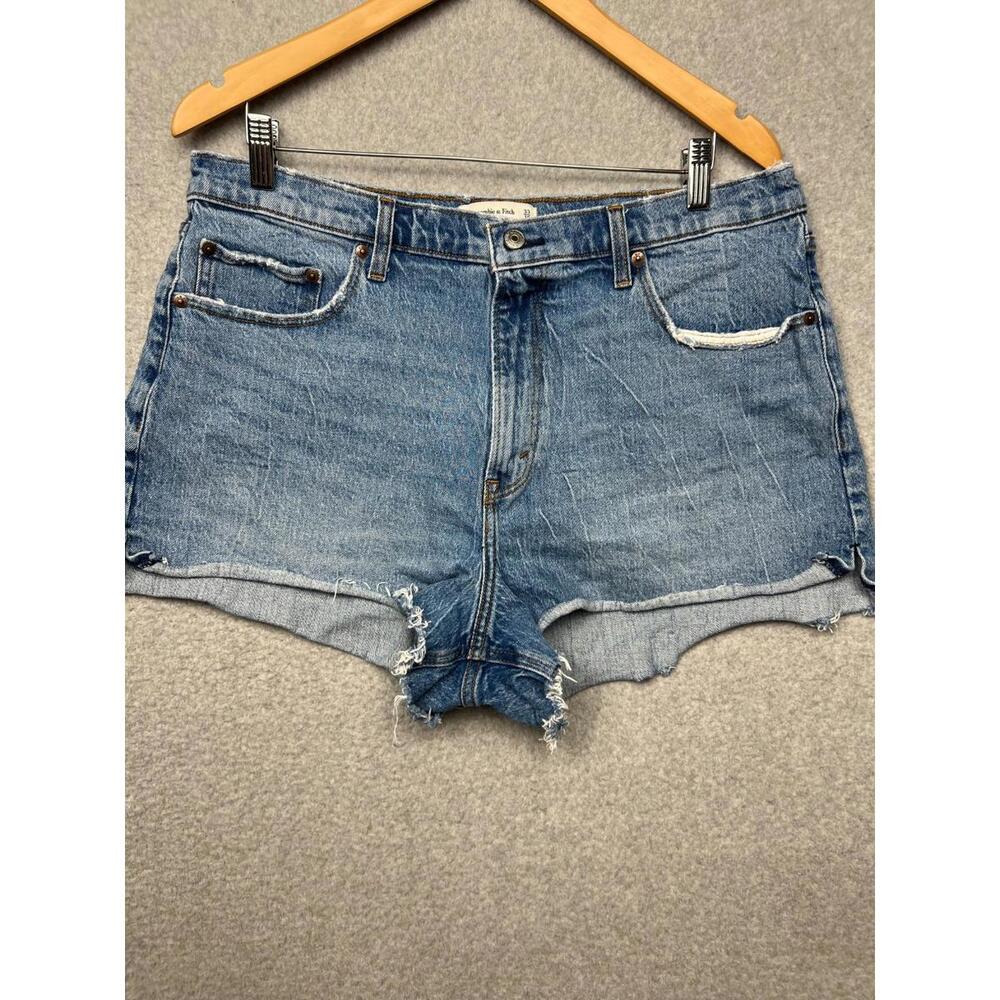 Abercrombie & Fitch  The Mom Shorts High Rise Denim Shorts Womens Size 33/ 16